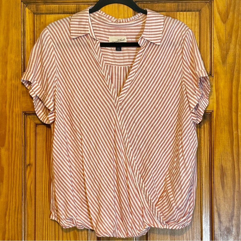 NWOT Universal  Thread Coral & Cream Striped V-Neck Wrap Blouse Women’s L